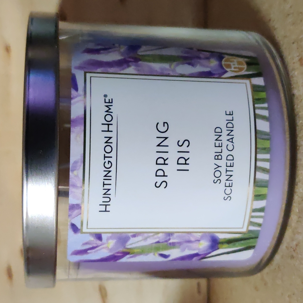 Huntington Home Spring Iris 14oz Soy Blend Candle